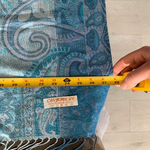 Cashmere scarf - Picture 4 of 6